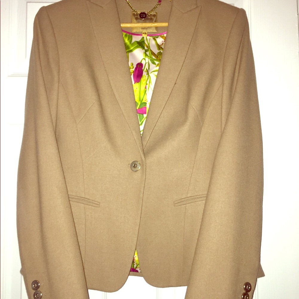 Women veste tailleur